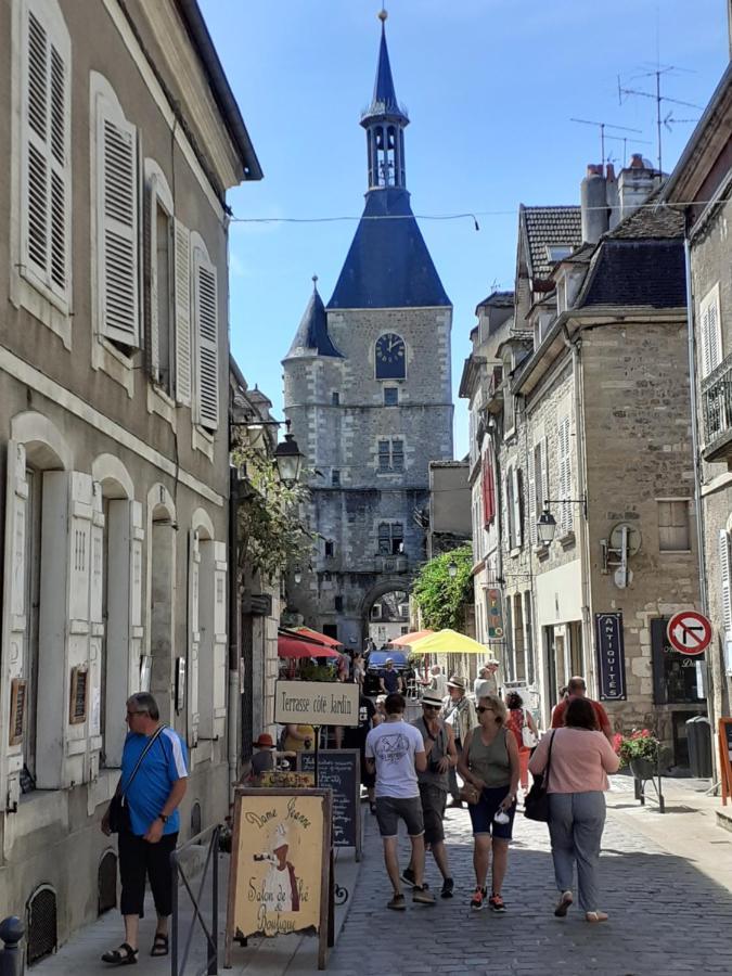 Appartement 48M2 Pour 6 Personnes Au Centre Ville Historique Avec Parking Gratuit Et Une Borne De Recharge Pour Voiture A 10 Metres Avallon Eksteriør bilde